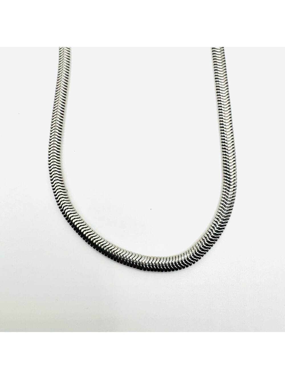 Vintage Unisex Silver Tone Herringbone Snake Chain Choker Necklace Thick Slinky
